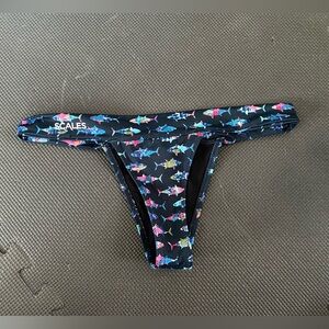 Scales Gear banded bottom bikini bottoms, L